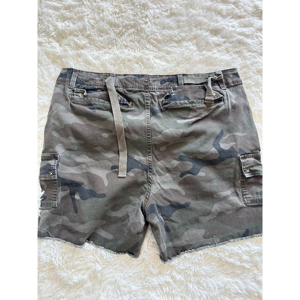 Terra & Sky Plus Size 18W Camo Cargo Shorts Raw Cutoff Hem Stretch Twill Green